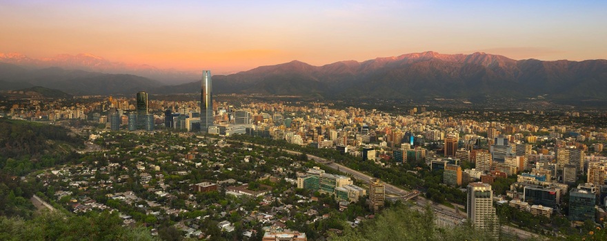 (santiagodechile;意即"智利的圣地亚哥"),是智利共和国的首都和*城市