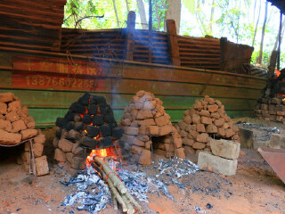 吉海土窑野外第一家