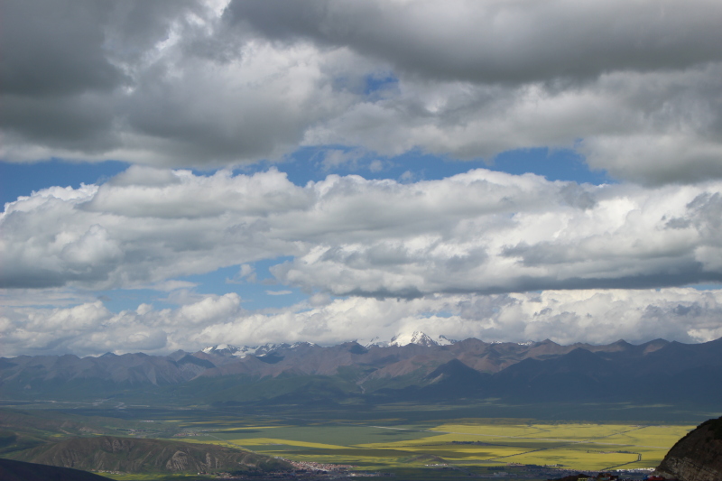 青海长云暗雪山