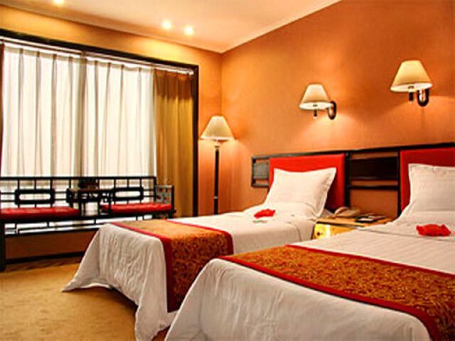  西安兵马俑-华清池-龙门石窟-少林寺-开封双飞5日游>大唐不夜城,升1