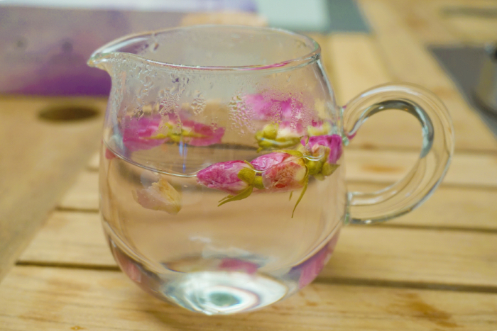 闲暇时,泡一杯免费的花茶