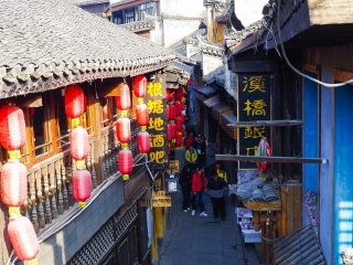 回龙阁吊脚楼群