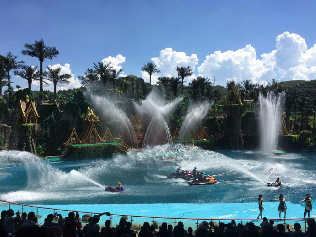  西双版纳-野象谷-大佛寺-万达乐园4日游>傣族园 植物园 万达游乐场