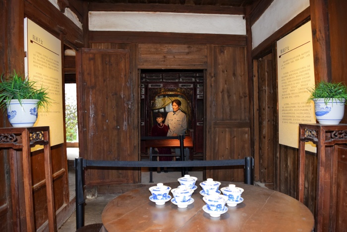 据介绍的导游说,陈诚本身就是一个相仿清廉的人,自己住的都是很