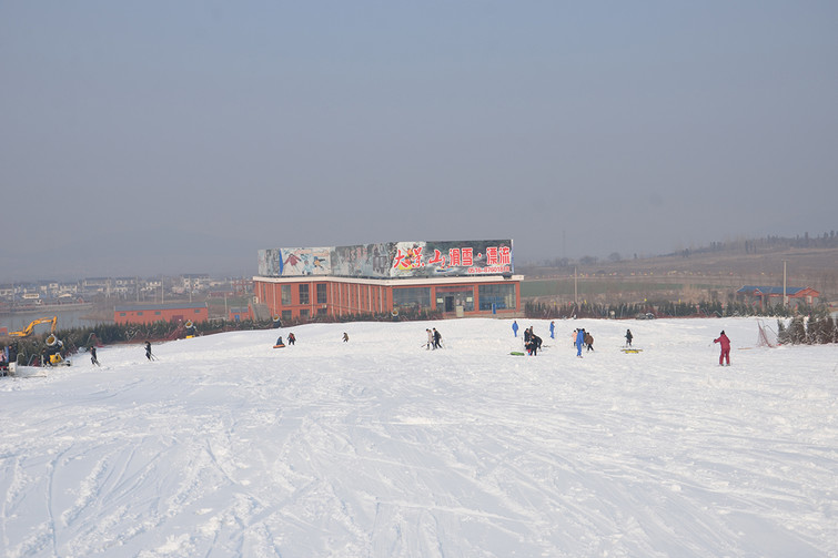 徐州月亮湾滑雪场图片