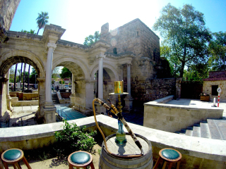 安塔利亚哈德良门