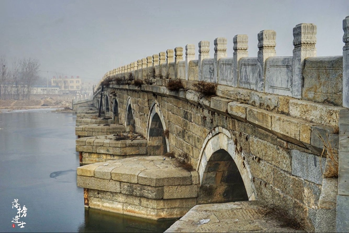 永济桥现在已经成为了一处景观,没有交通工具再从上面经过了.