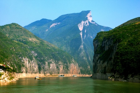 <宜昌-长江三峡-重庆单动5日游>武汉出发，美国维多利亚系列游轮，长江三峡上水航线，中西自助餐，纯玩0购物，赠重庆市内一日游