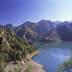 天山