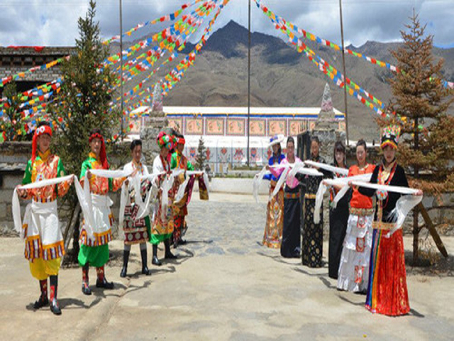  稻城亚丁-新都桥双汽4日游>升级3晚商务型酒店,含120元景区观光车