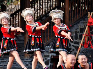 镇宁布依族苗族自治县