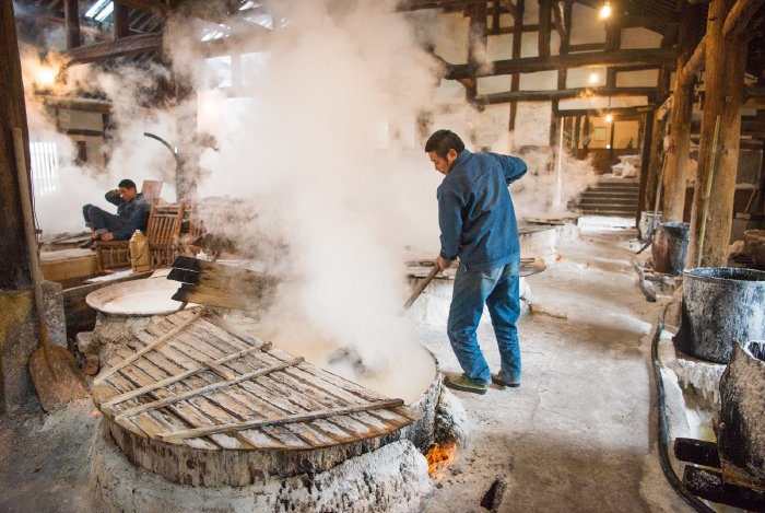 (途牛首发)"盐龙灯食",自贡四张名片一个都不能少!