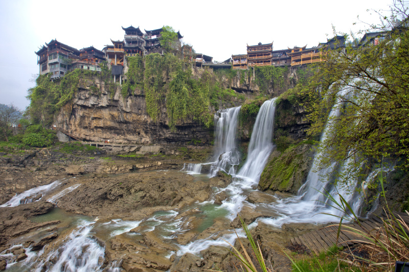 张家界森林公园、黄龙洞、芙蓉镇、凤凰古城纯