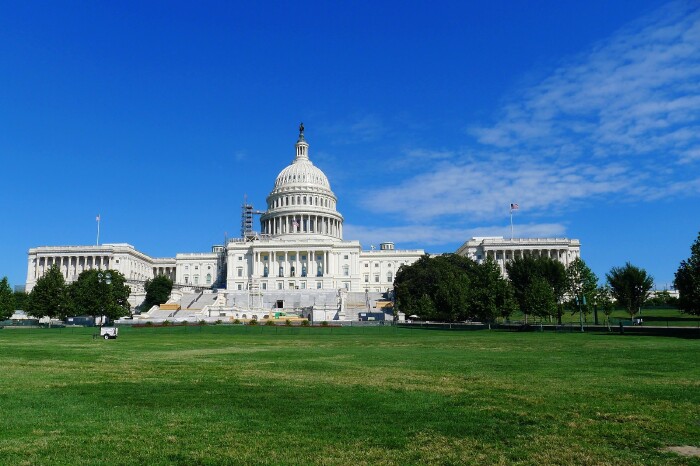 国会大厦(unitedstatescapitol)石头穹顶盖好后,嫌太扁太矮,遂拆掉改