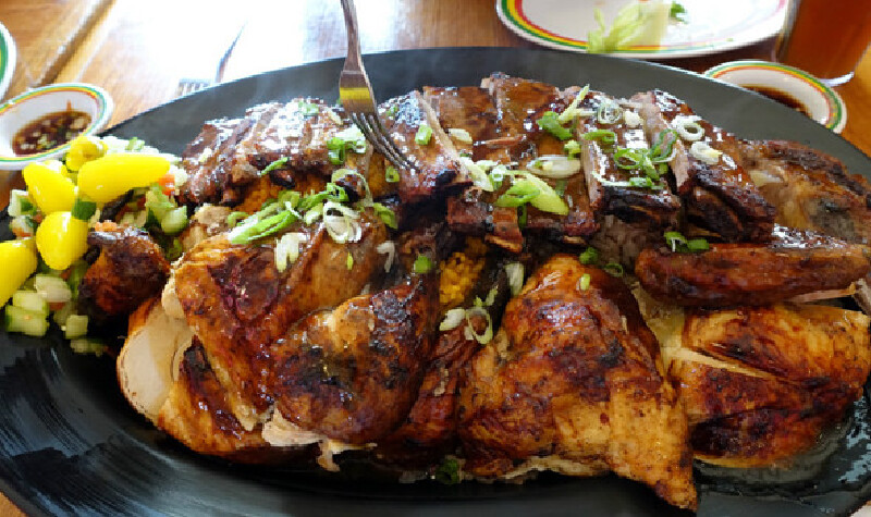 牙买加大名鼎鼎的牙买加国民头盘,说白了就是牙买加风味烤肉.