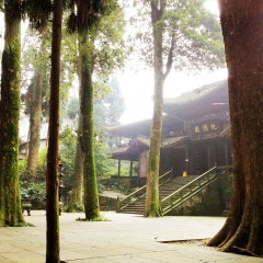 峨眉山