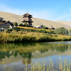 月牙泉