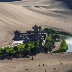 月牙泉