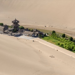月牙泉