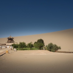 月牙泉