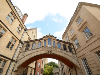 牛津大学叹息桥