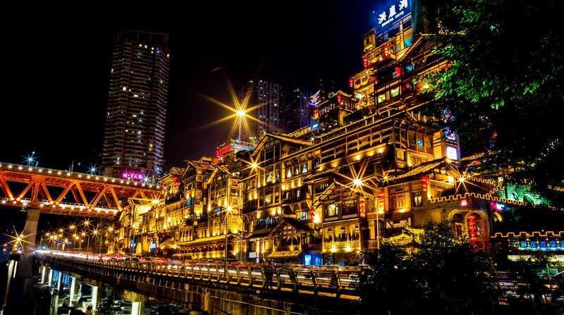 三月去洪崖洞旅游必备物品_三月去洪崖洞旅游需要带什么东西_三月去