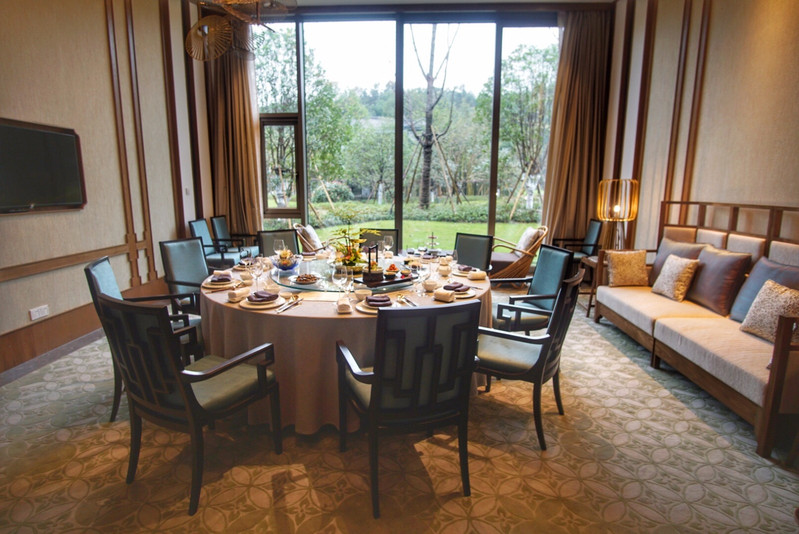 2012年,西湖国宾馆紫薇厅第三次获得了《美食与美酒》杂志评出的中国