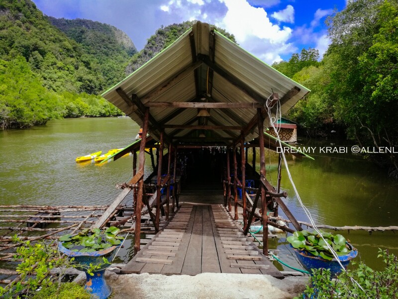 简易码头,下去首先经过水上餐厅.