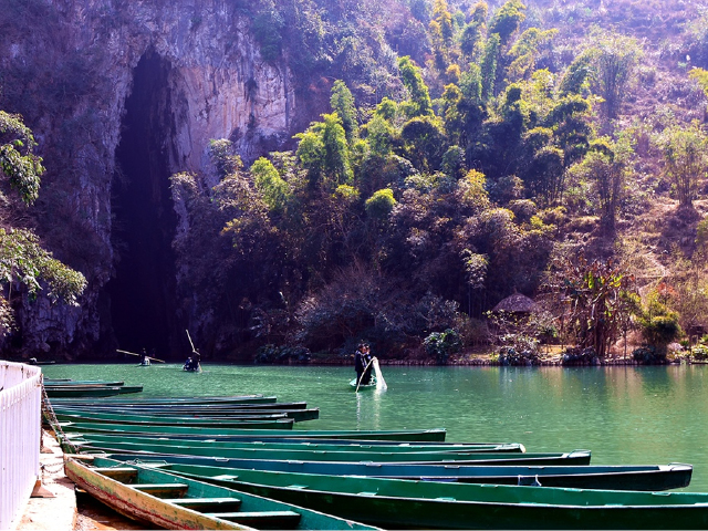  云南-东川红土地-抚仙湖-坝美-普者黑双飞8日游>2人起订,1单1团,纯玩