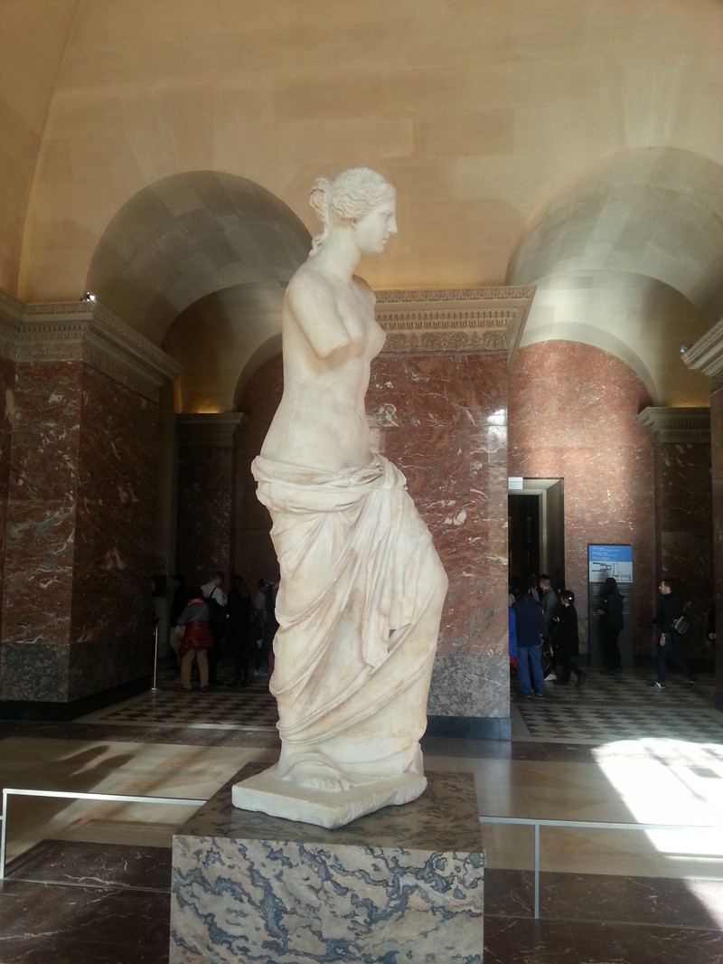 卢浮宫内雕塑——断臂维纳斯