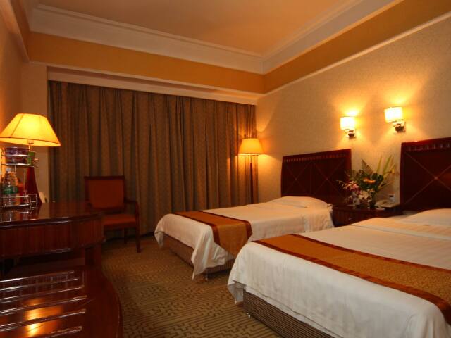 楚雄文鼎酒店楚雄建华天汇主题酒店或者其他同级别酒店晚上住宿