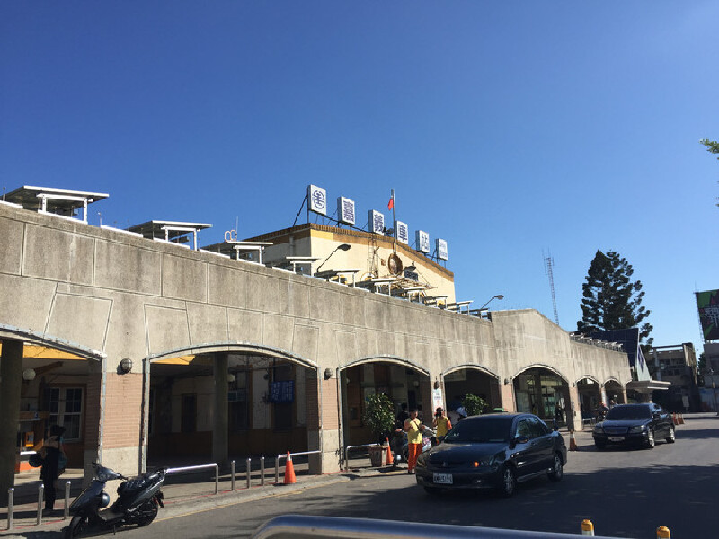 查看地图简介:嘉义车站位于台湾嘉义市西区,为台湾铁路管理局纵贯线