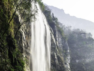 三峡大瀑布
