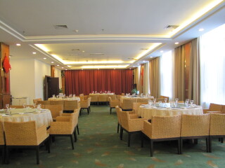 嘉鱼山湖温泉度假酒店