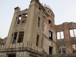 原子弹爆炸圆顶屋