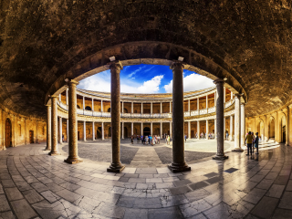 卡洛斯五世宫殿