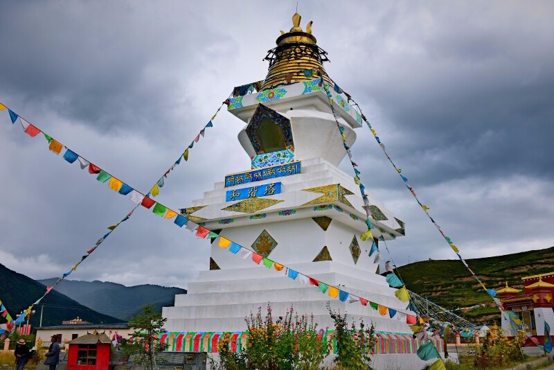 赴一场醉美九寨沟的约会,去阿坝看童话