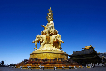 <成都-峨眉山-乐山-都江堰-黄龙溪-熊猫乐园3日游>全程航空座椅   观峨眉云海 船游乐山大佛 吃火锅赏川剧   戏耍呆萌熊猫（当地游）