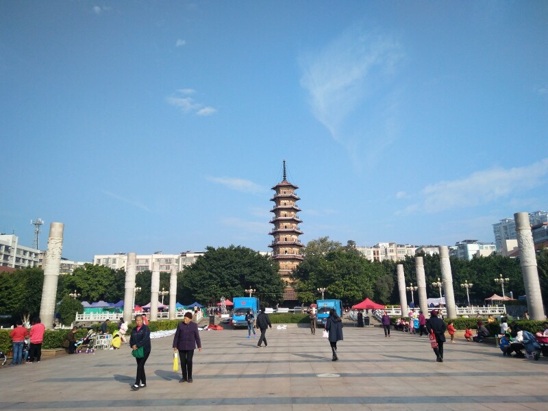 直追到三影塔下才把貔貅抓祝百姓得到了救治,而萧统因劳累过度不幸