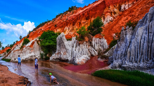 星空下的美奈渔村 升级海鲜餐 探秘仙女溪 全程海边酒店 特色泥浆浴