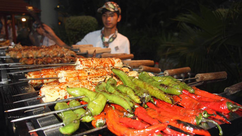 特色美食推薦: 大鬍子燒烤:他家的燒烤開了很多年,味道也一直很地道