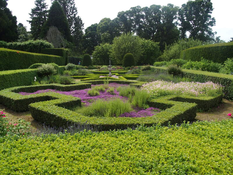 苏格兰之光17古老城堡豪华贵族范美丽花园别致饮鸟器