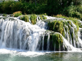 库尔顺卢瀑布公园