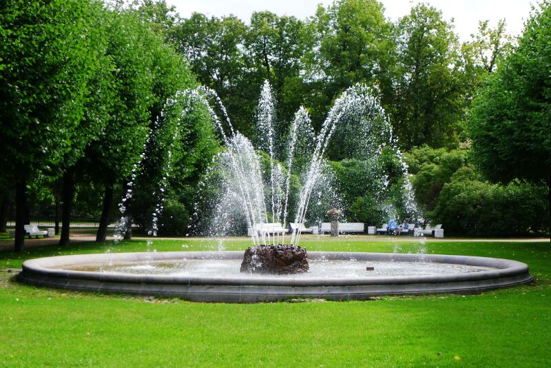 街心大花园,喷泉,草坪都是标配