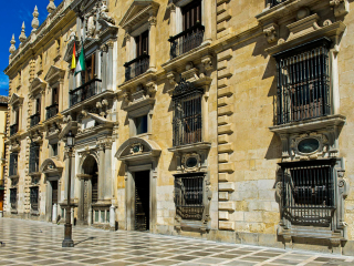 卡洛斯五世宫殿