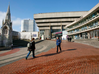 伯明翰中央图书馆