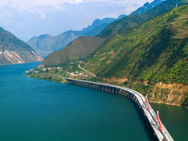 [五一] 西昌-泸沽湖4日自驾游>心随湖动,光影泸沽湖女儿国之旅,体验