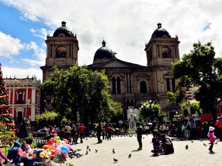 拉巴斯和平圣母大教堂