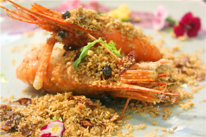 台北西华饭店,避风塘脆壳龙虾,软壳龙虾肉质鲜甜,整只连壳都能入口