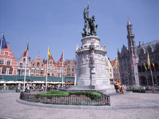 布鲁日市集广场